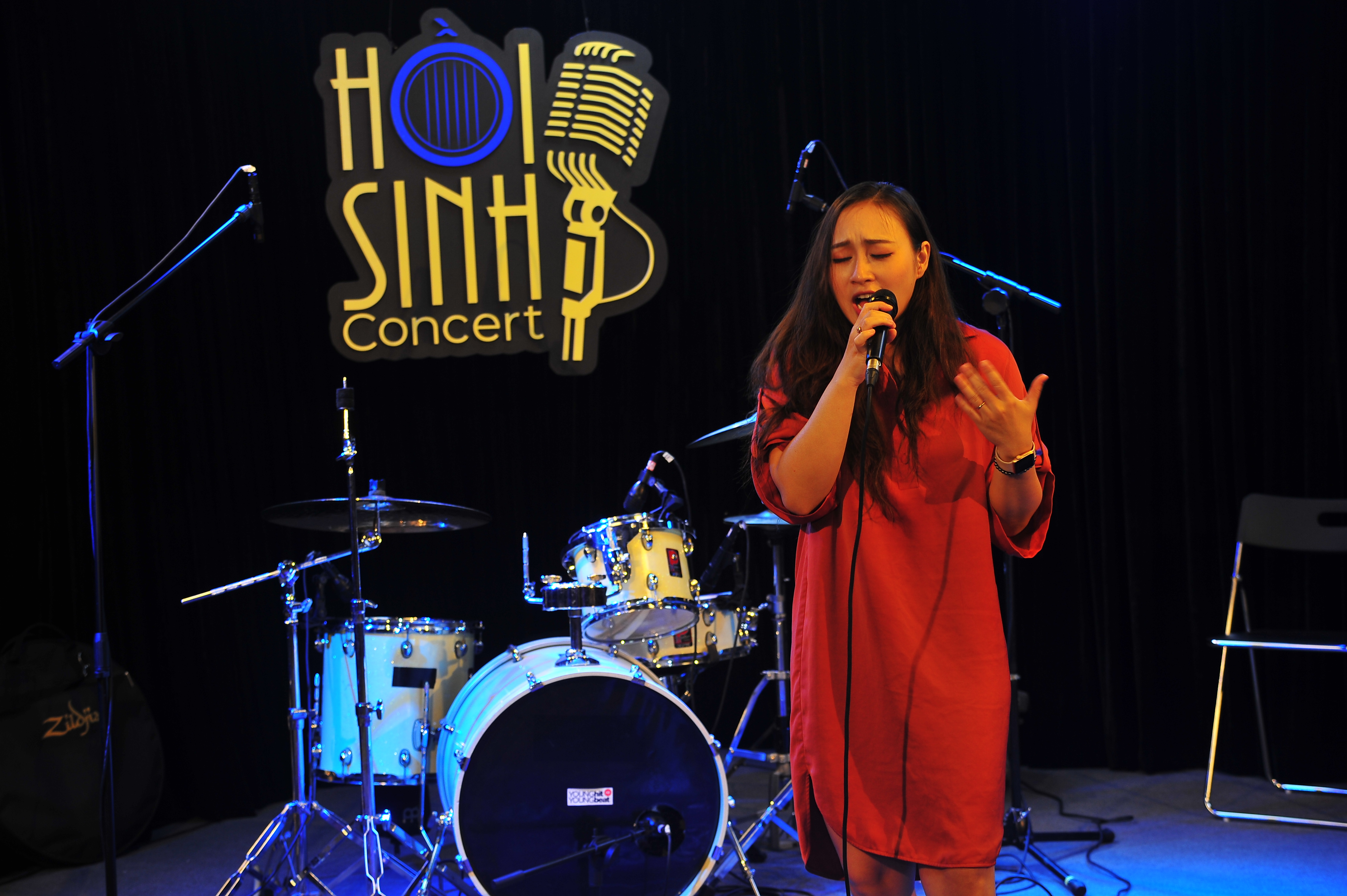 1.5 triệu lượt theo dõi hòa nhạc "HỒI SINH" với thông điệp từ tình người